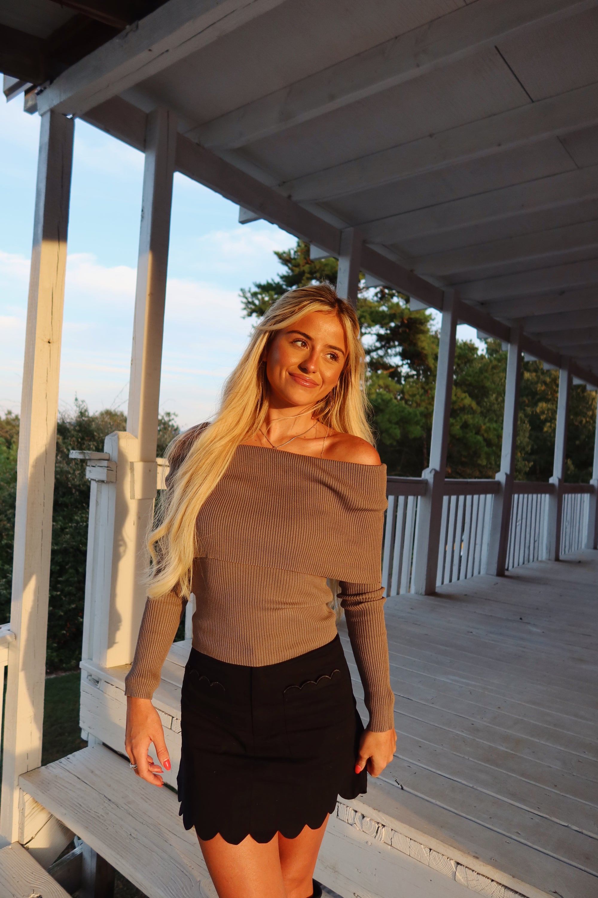 Rebecca Foldover Top (Mocha)