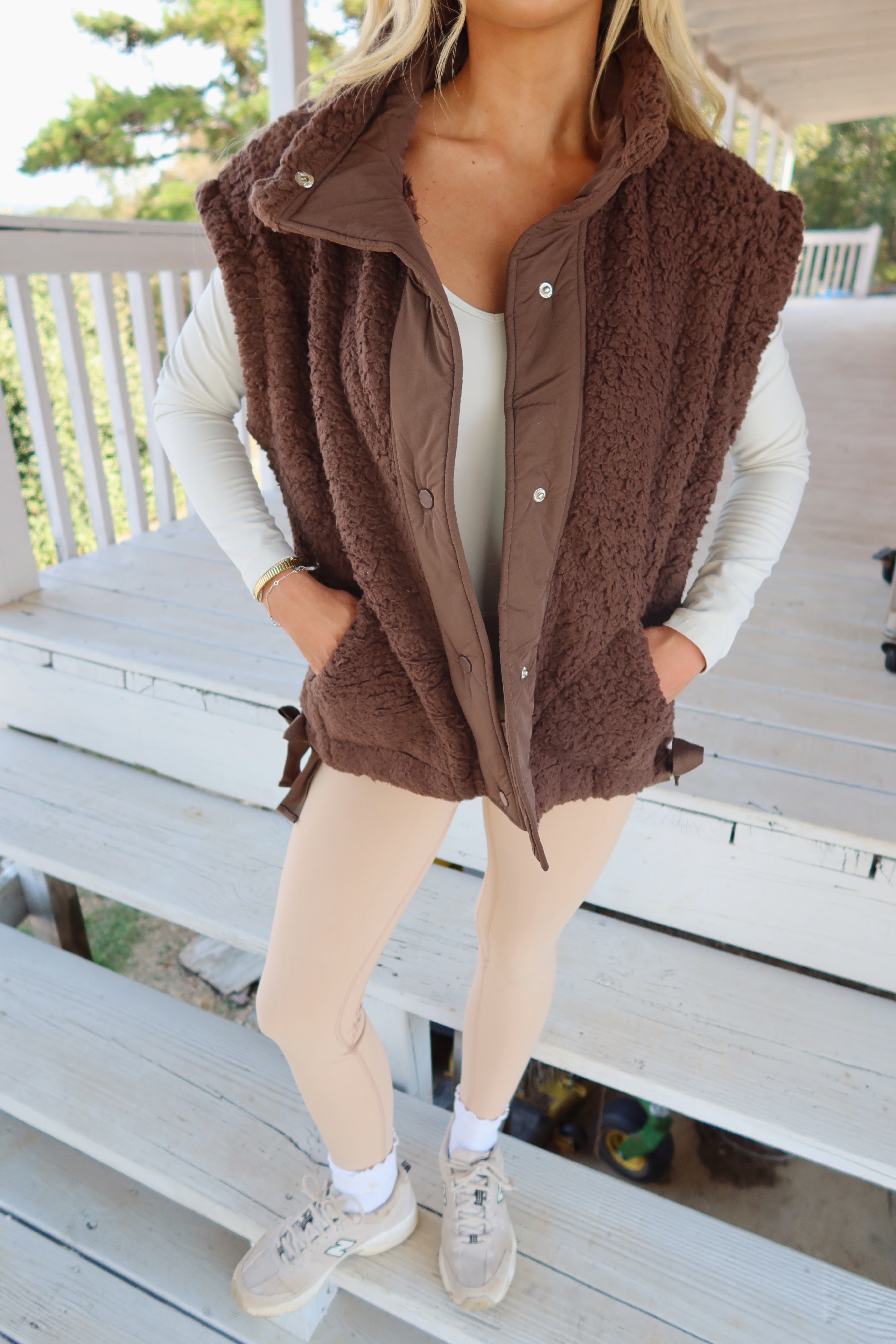 LAST ONE* Alpine Sherpa Vest (Brown) – The Wknd Social