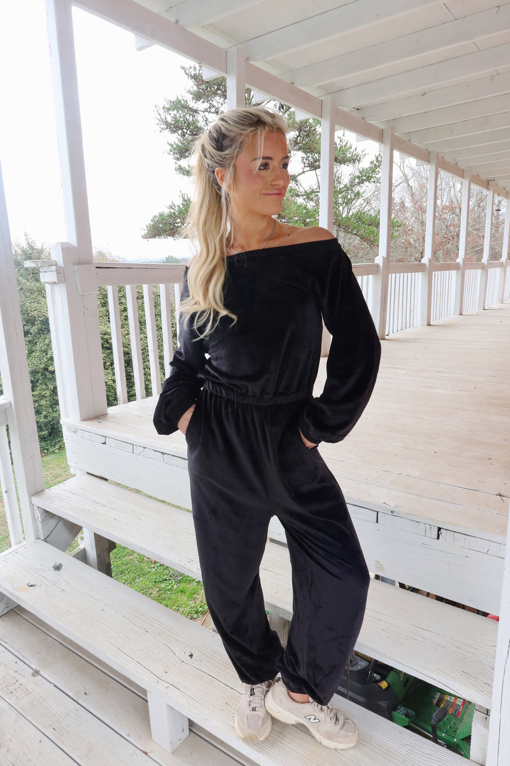 Velvet Jumpsuit (Black)