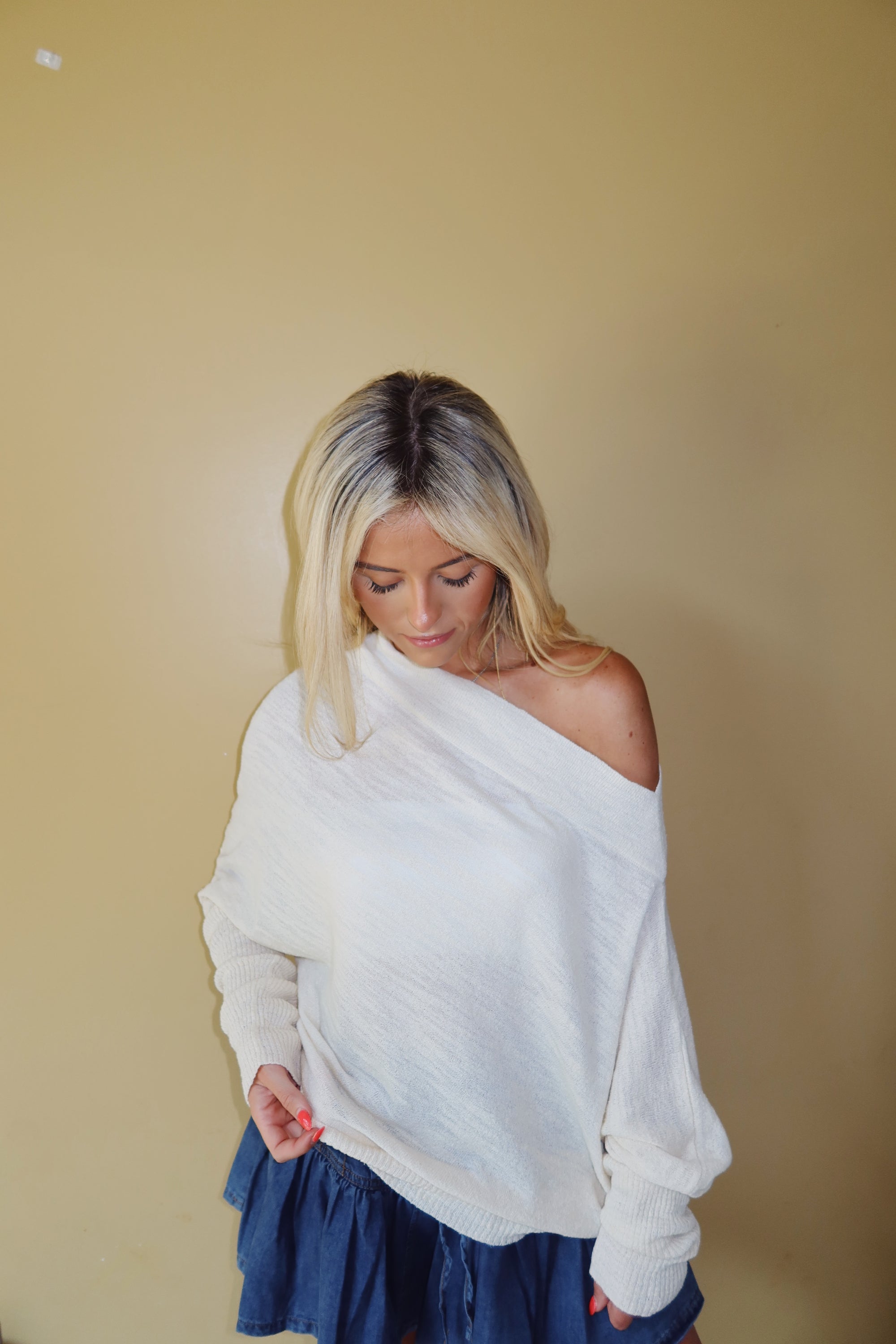 Laurel One-Shoulder Sweater (CREAM)
